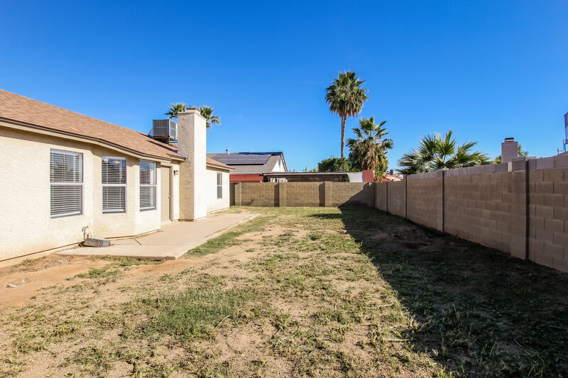 1,990/Mo, 8023 W Krall St Glendale, AZ 85303 Rear View