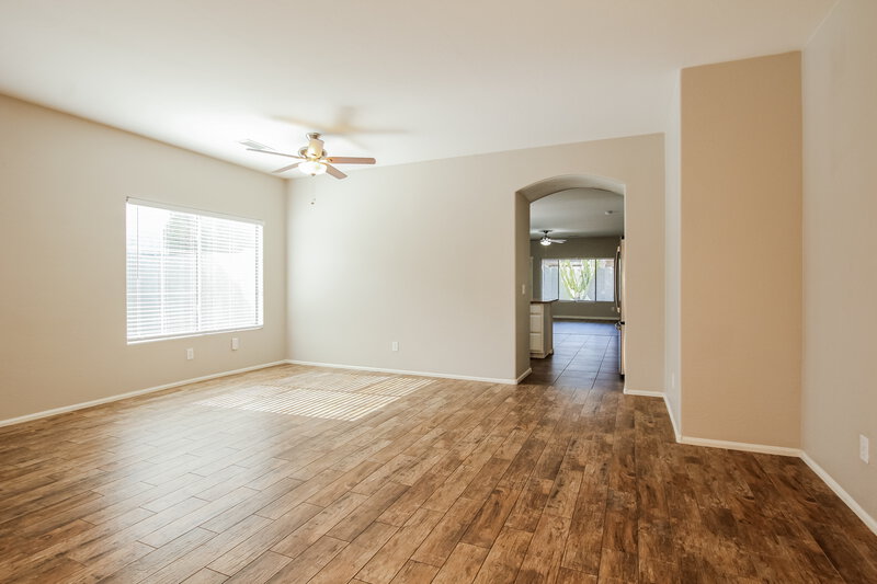 2,280/Mo, 17446 W Papago Street Goodyear, AZ 85338 Living Room View