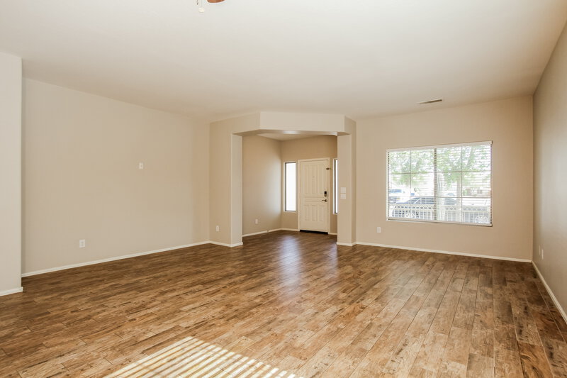 2,280/Mo, 17446 W Papago Street Goodyear, AZ 85338 Living Room View 2
