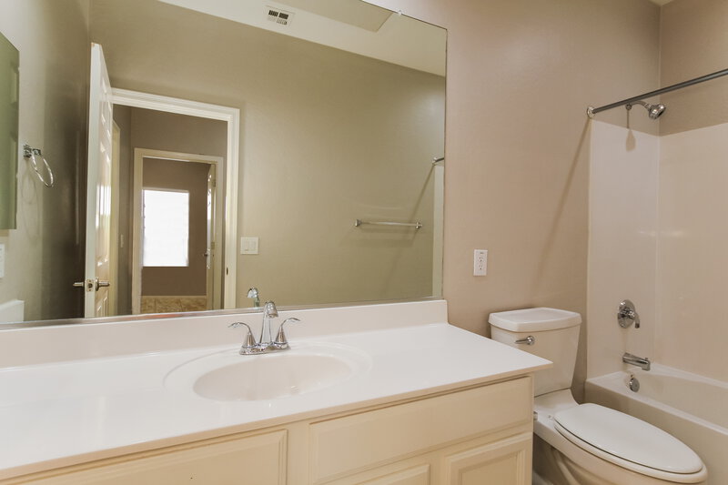 2,280/Mo, 17446 W Papago Street Goodyear, AZ 85338 Bathroom View
