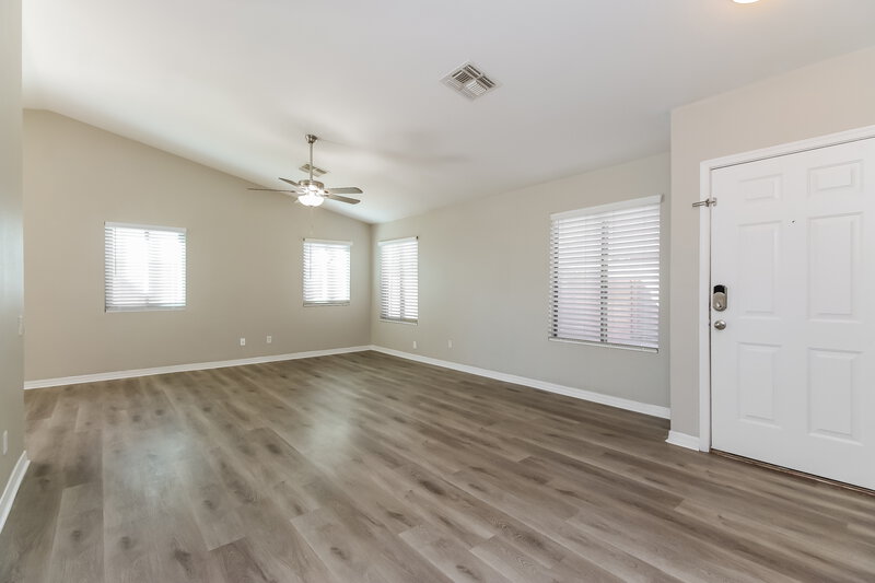 2,090/Mo, 1037 W 7th Ave Apache Junction, AZ 85120 Living Room View