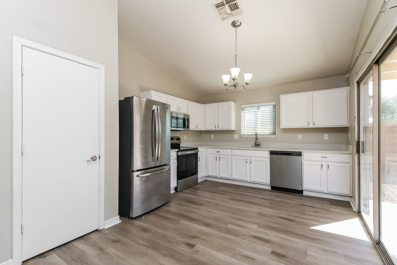 2,090/Mo, 1037 W 7th Ave Apache Junction, AZ 85120 Dining Room View 3