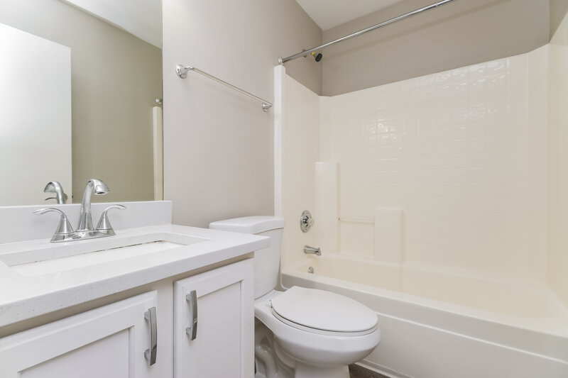 2,090/Mo, 1037 W 7th Ave Apache Junction, AZ 85120 Bathroom View