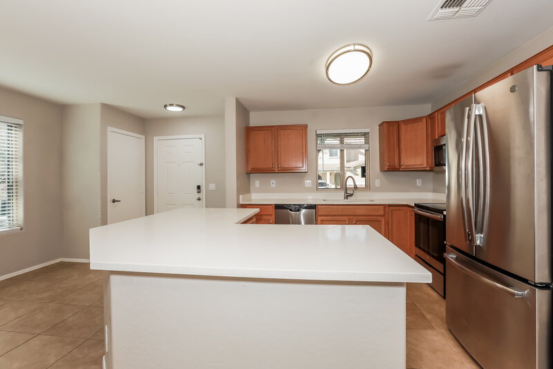 2,065/Mo, 2541 S De Soto Rd Apache Junction, AZ 85119 Kitchen View 2