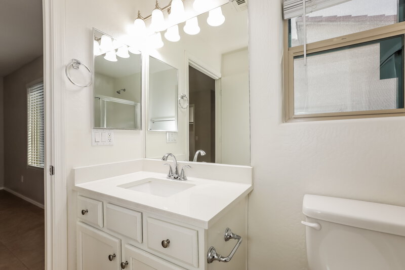 2,065/Mo, 2541 S De Soto Rd Apache Junction, AZ 85119 Main Bathroom View 2