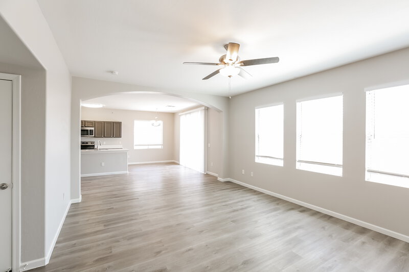 2,280/Mo, 1611 S 120th Ln Avondale, AZ 85323 Living Room View 2