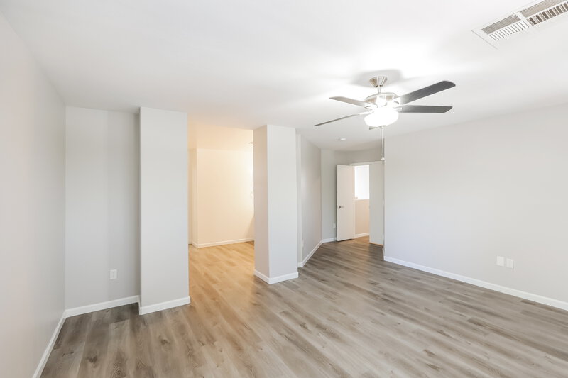 2,280/Mo, 1611 S 120th Ln Avondale, AZ 85323 Main Bedroom View 2