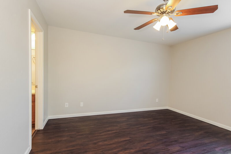 2,425/Mo, 6728 N 130th Ave Glendale, AZ 85307 Main Bedroom View