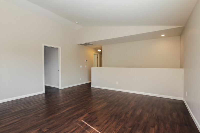 2,425/Mo, 6728 N 130th Ave Glendale, AZ 85307 Loft View