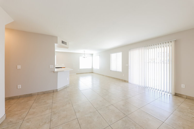 0/Mo, 12209 W Flanagan St Avondale, AZ 85323 Living Room View