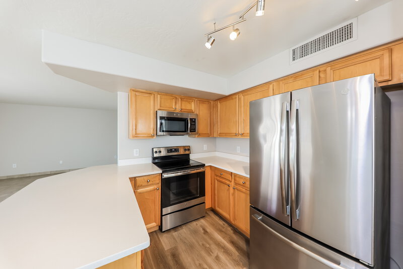0/Mo, 12209 W Flanagan St Avondale, AZ 85323 Kitchen View