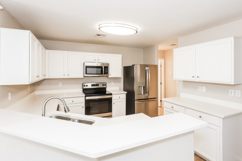 1,780/Mo, 38059 N Carolina Avenue San Tan Valley, AZ 85140 Kitchen View