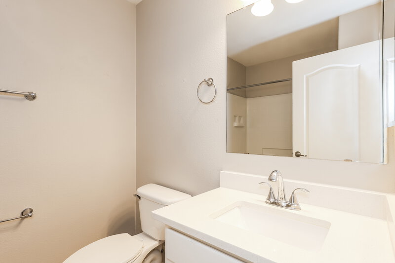 1,780/Mo, 38059 N Carolina Avenue San Tan Valley, AZ 85140 Bathroom View