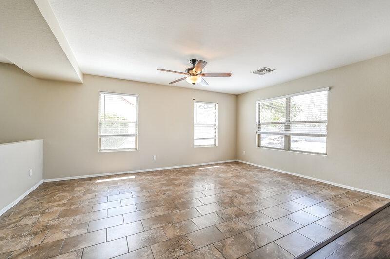 2,130/Mo, 15331 W Cameron Circle Surprise, AZ 85379 Dining Room View