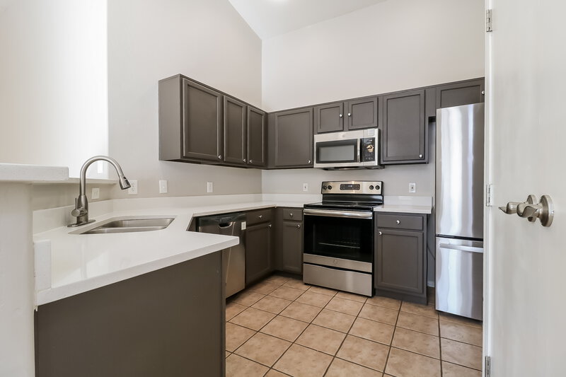 1,925/Mo, 1524 S 86th Ln Tolleson, AZ 85353 Kitchen View