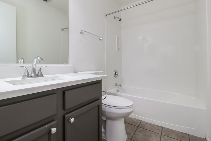 1,925/Mo, 1524 S 86th Ln Tolleson, AZ 85353 Bathroom View