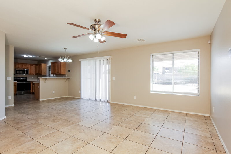 2,110/Mo, 15201 N Honcho Ct El Mirage, AZ 85335 Dining Room View