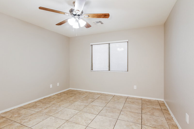 2,110/Mo, 15201 N Honcho Ct El Mirage, AZ 85335 Main Bedroom View 2