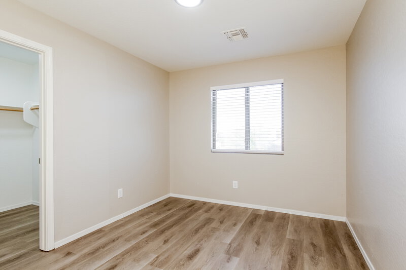 2,110/Mo, 15201 N Honcho Ct El Mirage, AZ 85335 Bedroom View 4