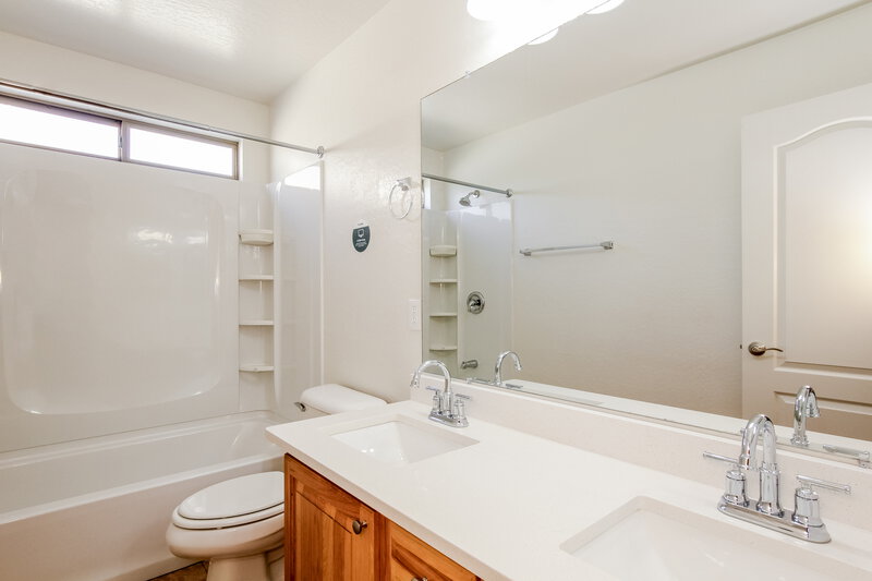 2,110/Mo, 15201 N Honcho Ct El Mirage, AZ 85335 Bathroom View