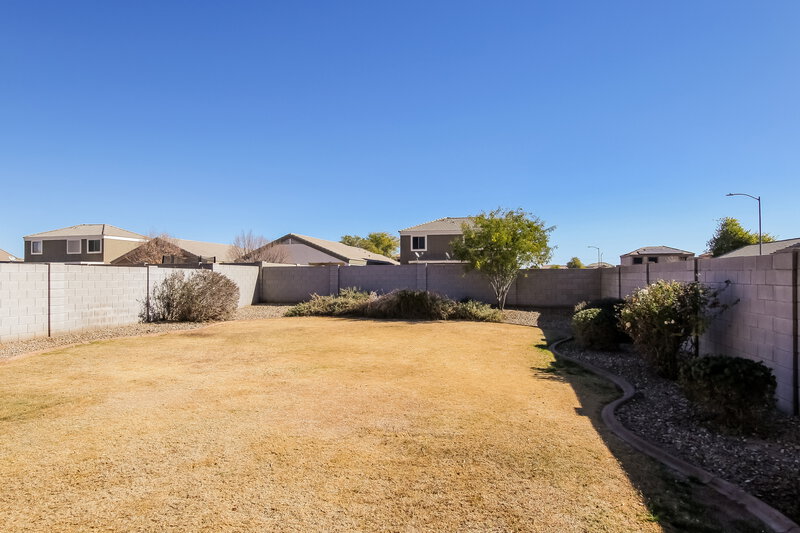 2,110/Mo, 15201 N Honcho Ct El Mirage, AZ 85335 Backyard View