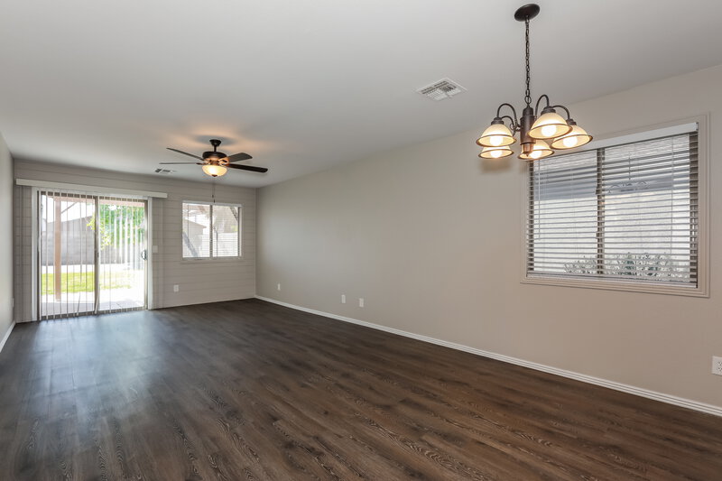 1,770/Mo, 1101 E Desert Rose Trl San Tan Valley, AZ 85143 Dining Room View 2