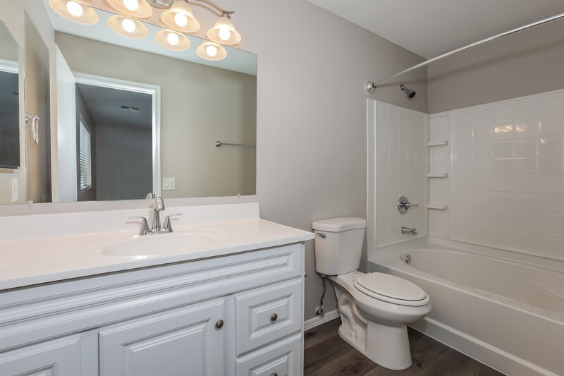 1,770/Mo, 1101 E Desert Rose Trl San Tan Valley, AZ 85143 Main Bathroom View