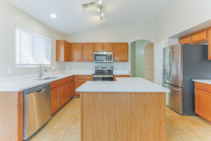 1,795/Mo, 1465 E Rolls Road San Tan Valley, AZ 85143 Kitchen View