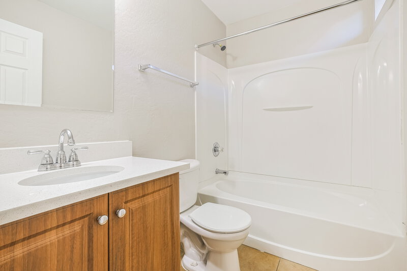 1,795/Mo, 1465 E Rolls Road San Tan Valley, AZ 85143 Main Bathroom View