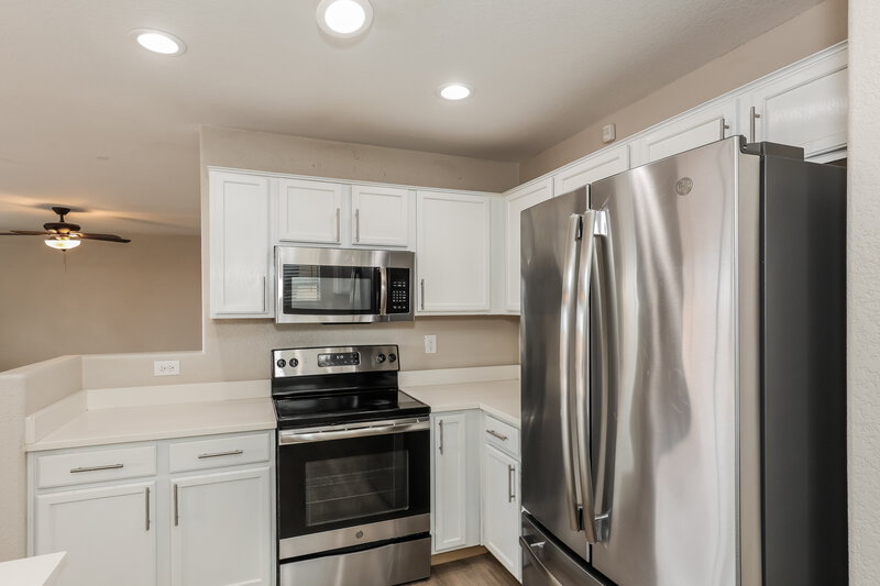 2,045/Mo, 4072 E Mica Rd San Tan Valley, AZ 85143 Kitchen View 2