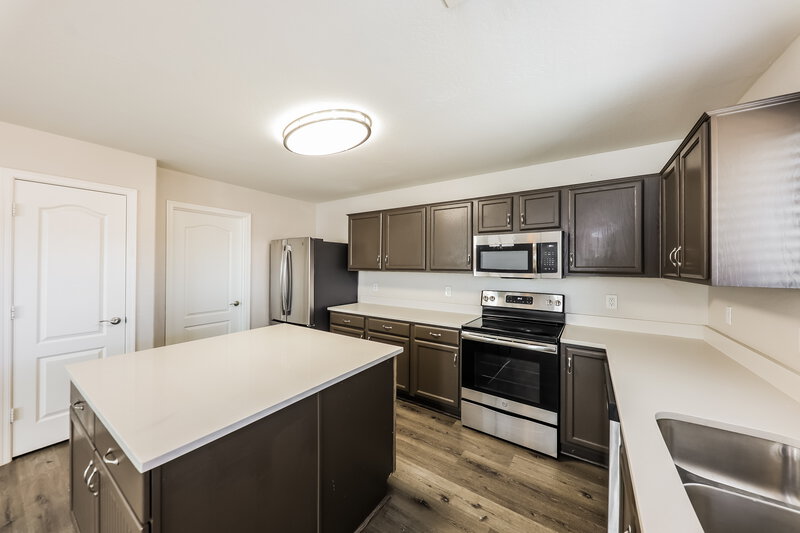 1,925/Mo, 25764 W Twilight Ln Buckeye, AZ 85326 Kitchen View