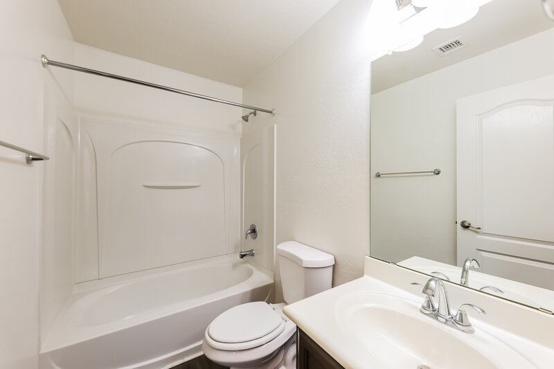 1,925/Mo, 25764 W Twilight Ln Buckeye, AZ 85326 Bathroom View