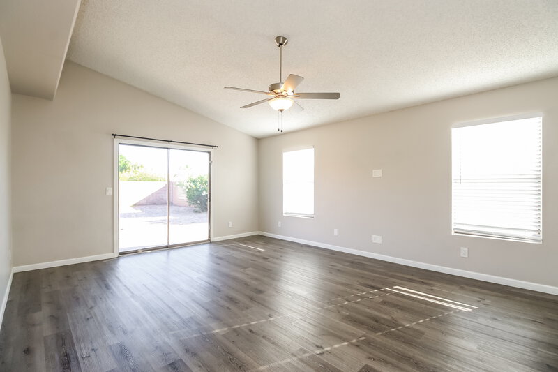 2,195/Mo, 4550 E Harmony Ave Mesa, AZ 85206 Living Room View 2