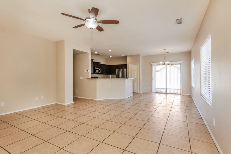 1,895/Mo, 610 W Rio Vista Ln Avondale, AZ 85323 Living Room View 2