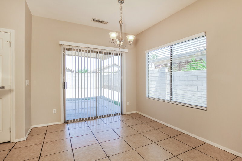 1,895/Mo, 610 W Rio Vista Ln Avondale, AZ 85323 Dining Room View