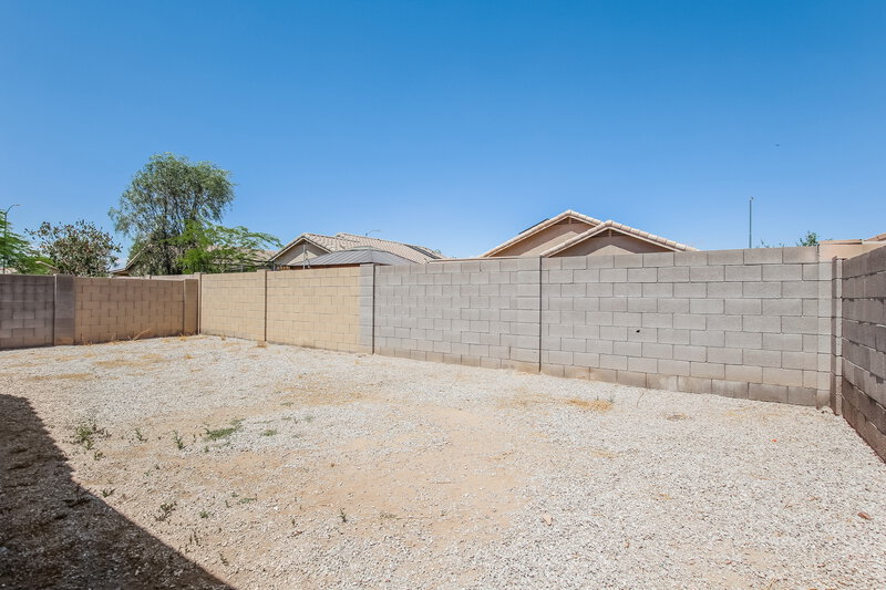 1,895/Mo, 610 W Rio Vista Ln Avondale, AZ 85323 Backyard View