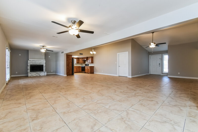 2,350/Mo, 6106 E Ivyglen St Mesa, AZ 85205 Family Room View