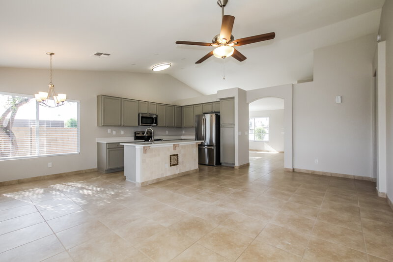 2,535/Mo, 1419 W Villa Theresa Dr Phoenix, AZ 85023 Living Room View 3