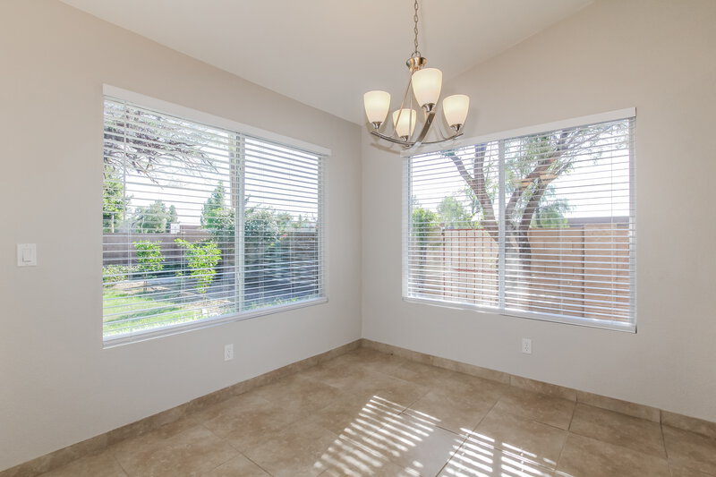 2,535/Mo, 1419 W Villa Theresa Dr Phoenix, AZ 85023 Dining Room View
