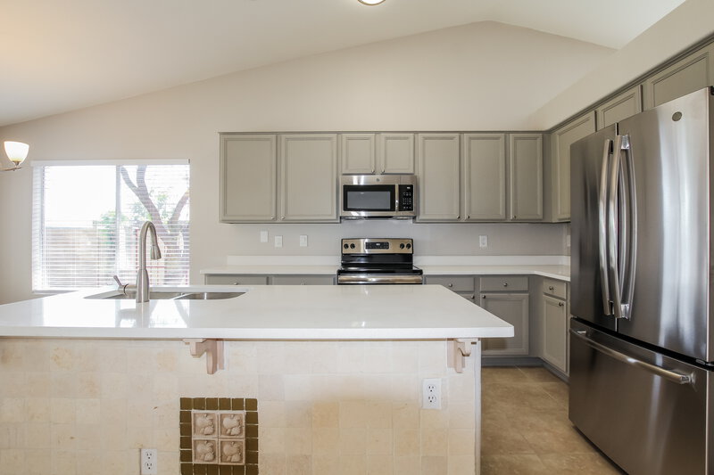 2,535/Mo, 1419 W Villa Theresa Dr Phoenix, AZ 85023 Kitchen View