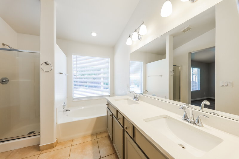 2,545/Mo, 1419 W Villa Theresa Dr Phoenix, AZ 85023 Main Bathroom View