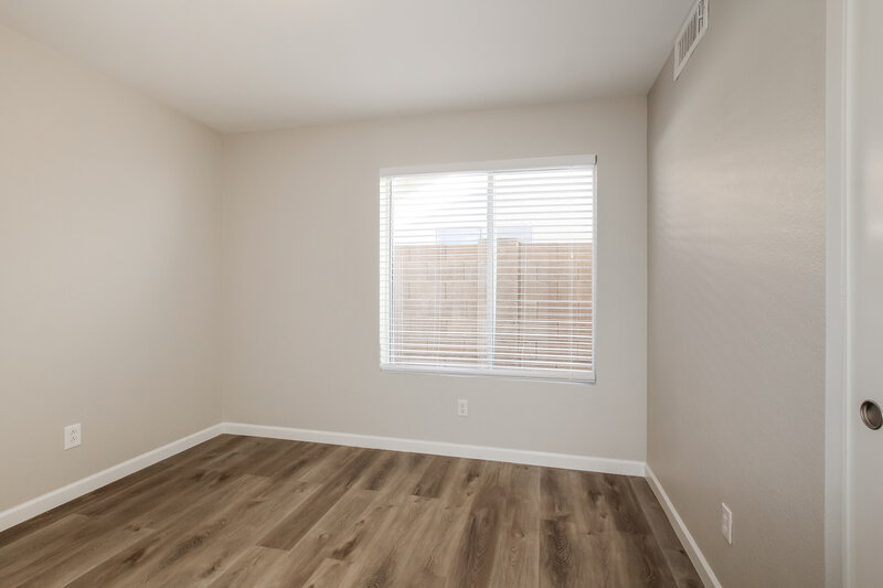 2,535/Mo, 1419 W Villa Theresa Dr Phoenix, AZ 85023 Bedroom View 3