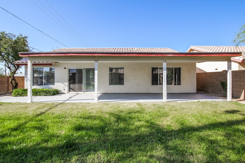 2,535/Mo, 1419 W Villa Theresa Dr Phoenix, AZ 85023 Rear View