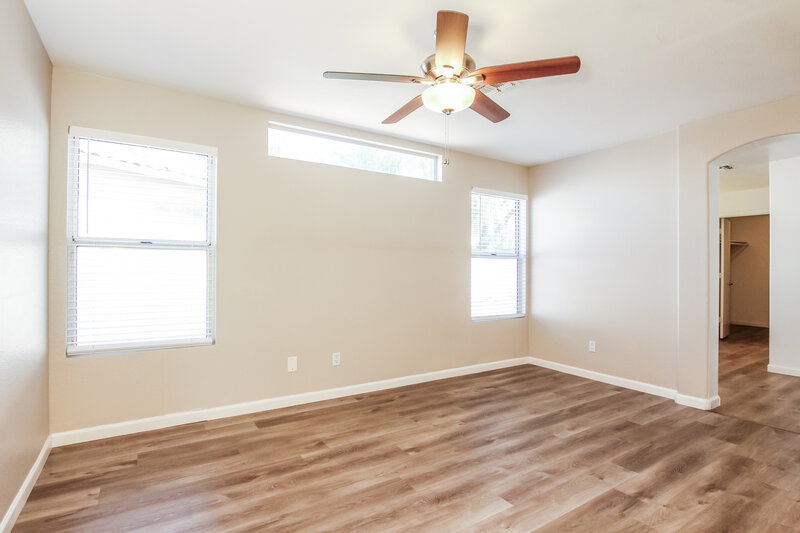 2,325/Mo, 6782 W Tina Ln Glendale, AZ 85310 Main Bedroom View