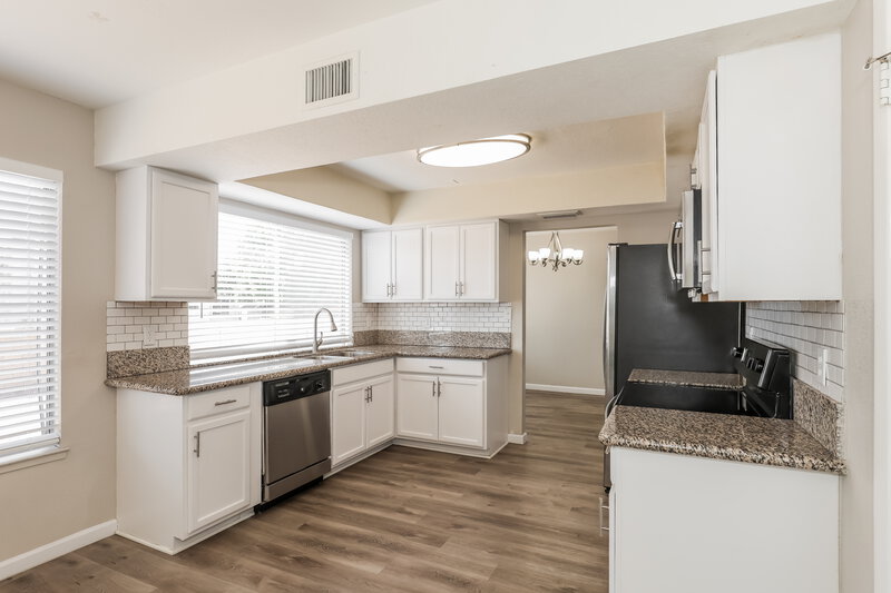2,390/Mo, 1635 E Apollo Rd Phoenix, AZ 85042 Kitchen View