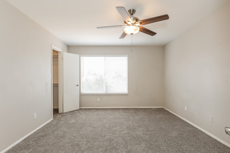 2,390/Mo, 1635 E Apollo Rd Phoenix, AZ 85042 Main Bedroom View