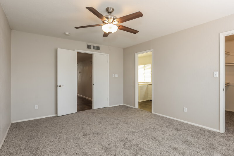 2,390/Mo, 1635 E Apollo Rd Phoenix, AZ 85042 Main Bedroom View 2