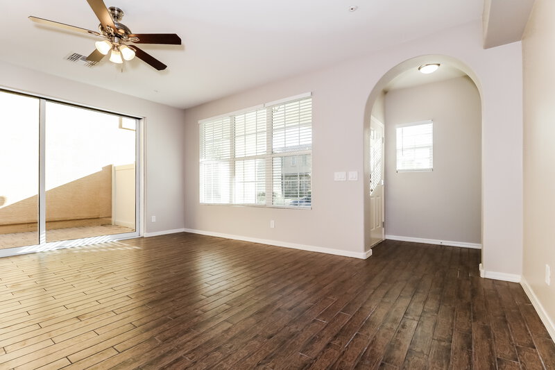 2,095/Mo, 28943 N 124th Dr Peoria, AZ 85383 Living Room View