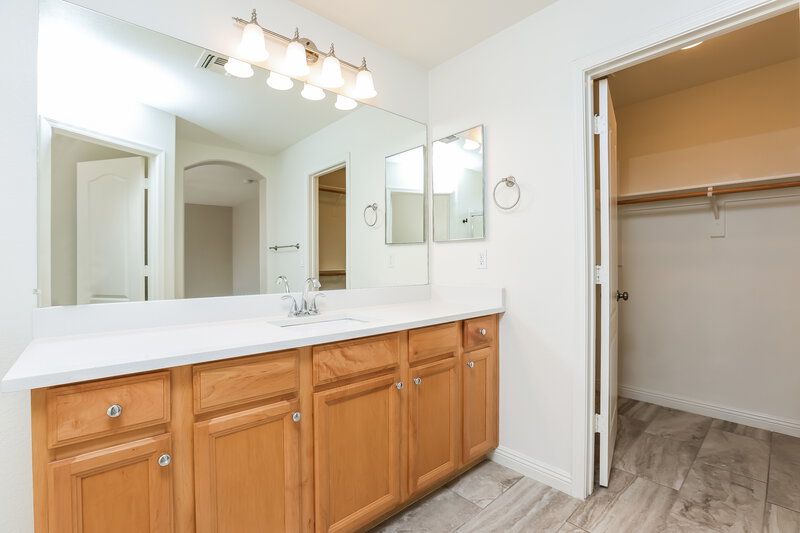 2,390/Mo, 12229 W Tonto St Avondale, AZ 85323 Main Bathroom View 2