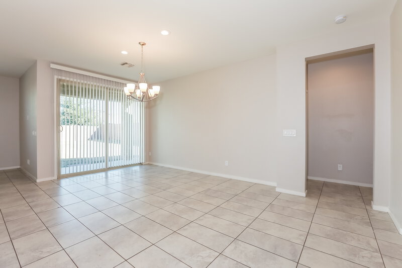 2,300/Mo, 654 W Glen Canyon Dr San Tan Valley, AZ 85140 Dining Room View